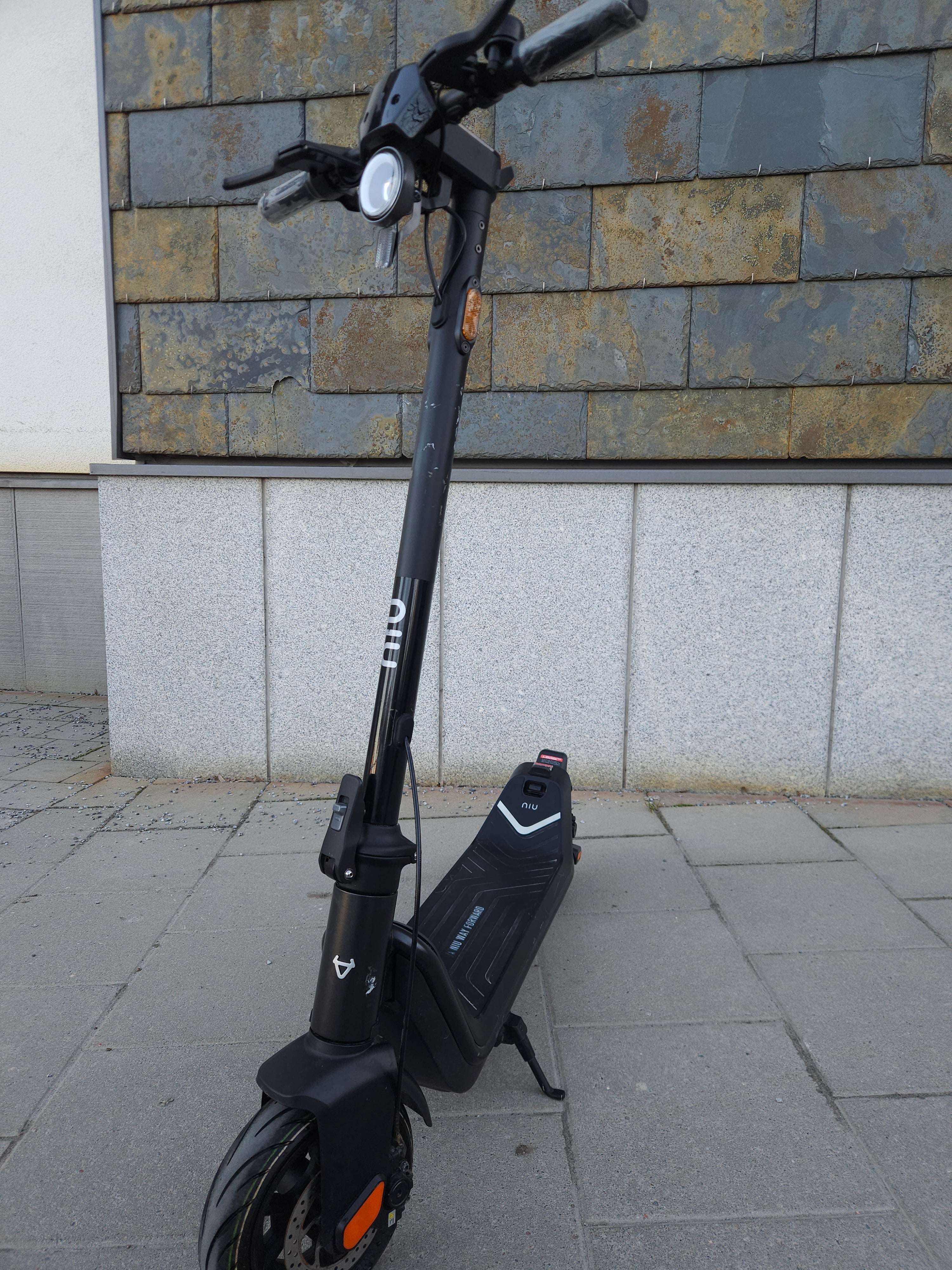 NIU KQi3 Pro Elsparkcykel – Premiumkomfort & 50km räckvidd