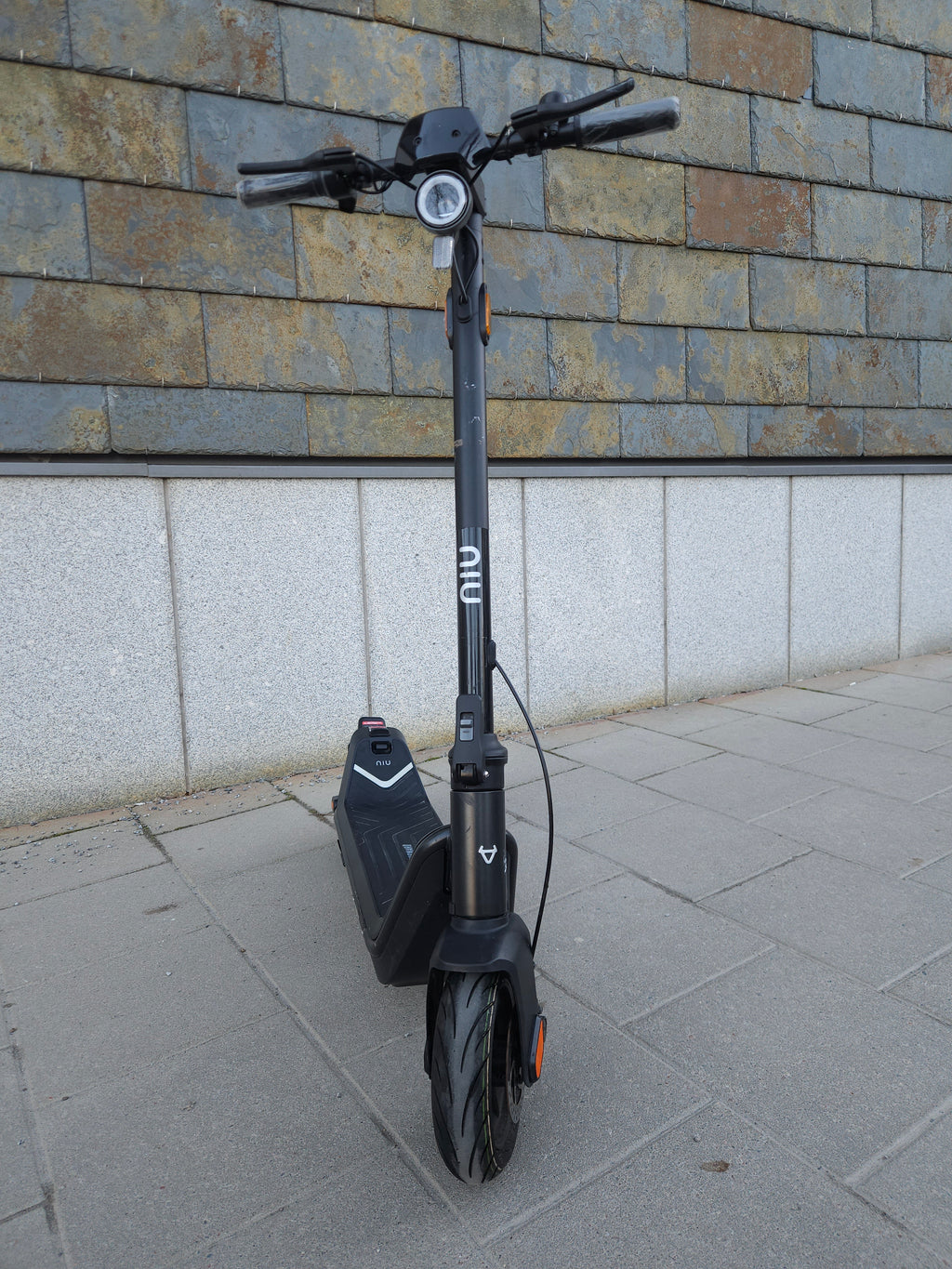 NIU KQi3 Pro Elsparkcykel – Premiumkomfort & 50km räckvidd