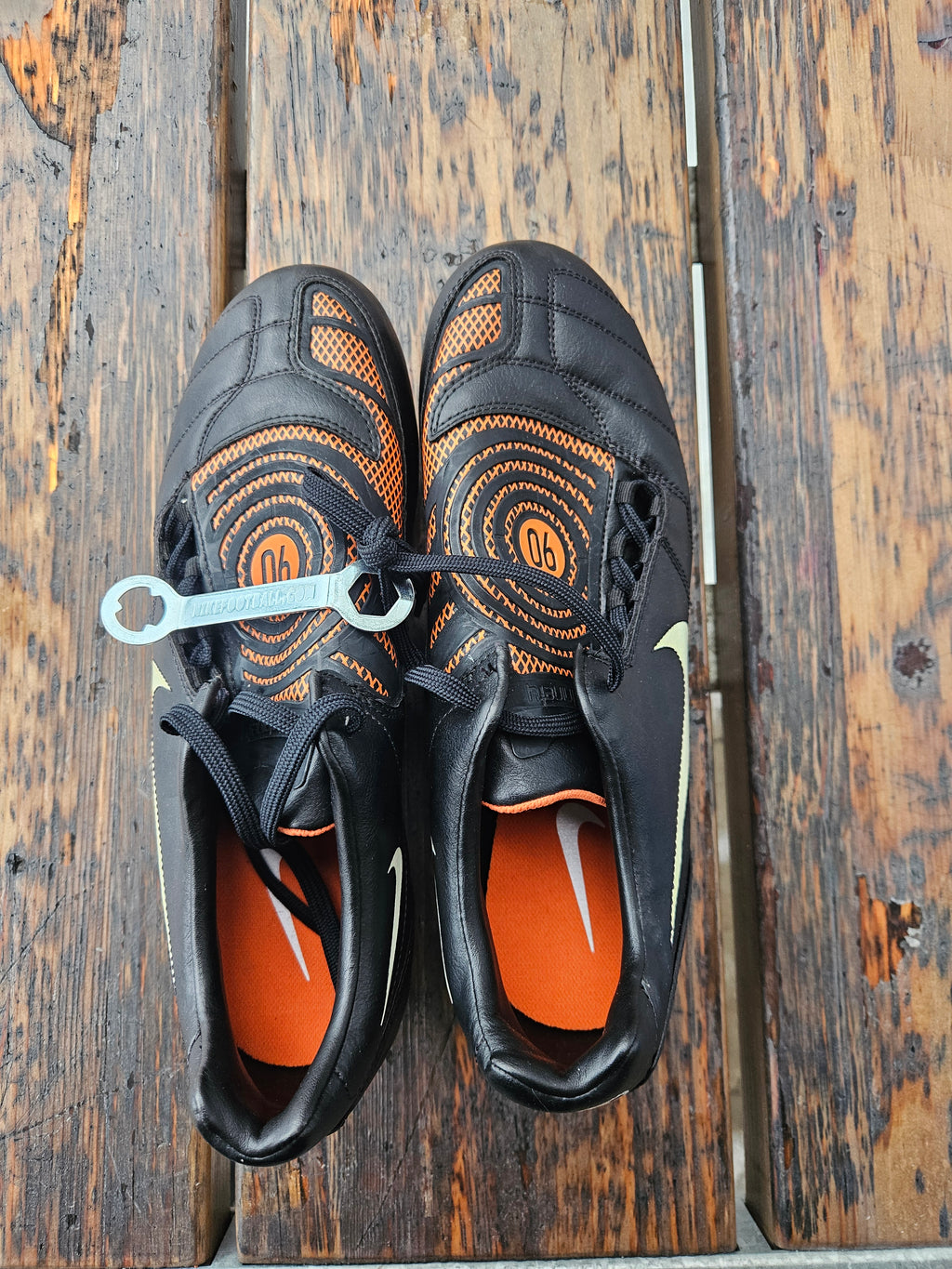Nike Total 90 Shoot II SG 2009 - Black/Orange -  EU 45 -