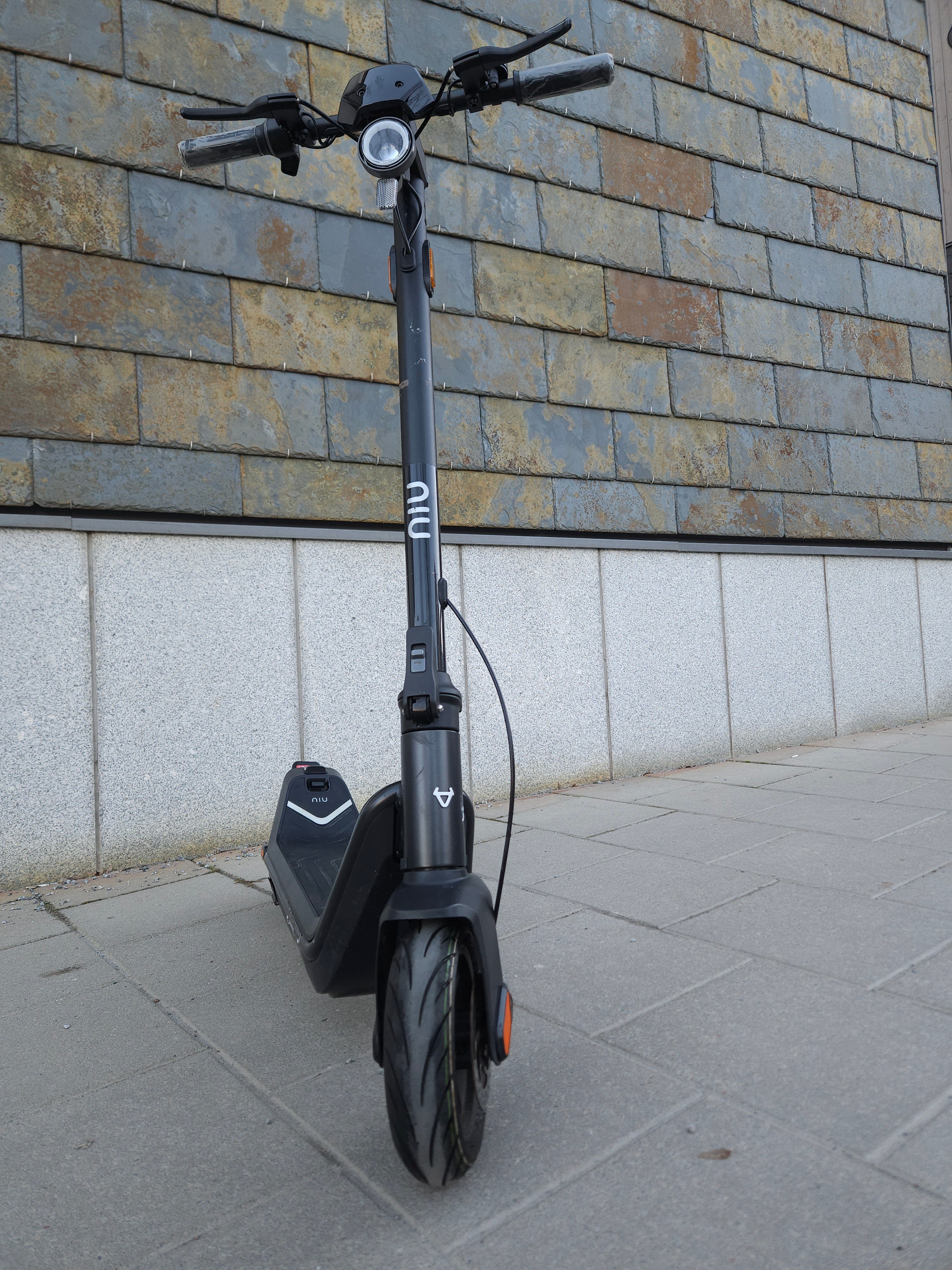 NIU KQi3 Pro Elsparkcykel – Premiumkomfort & 50km räckvidd