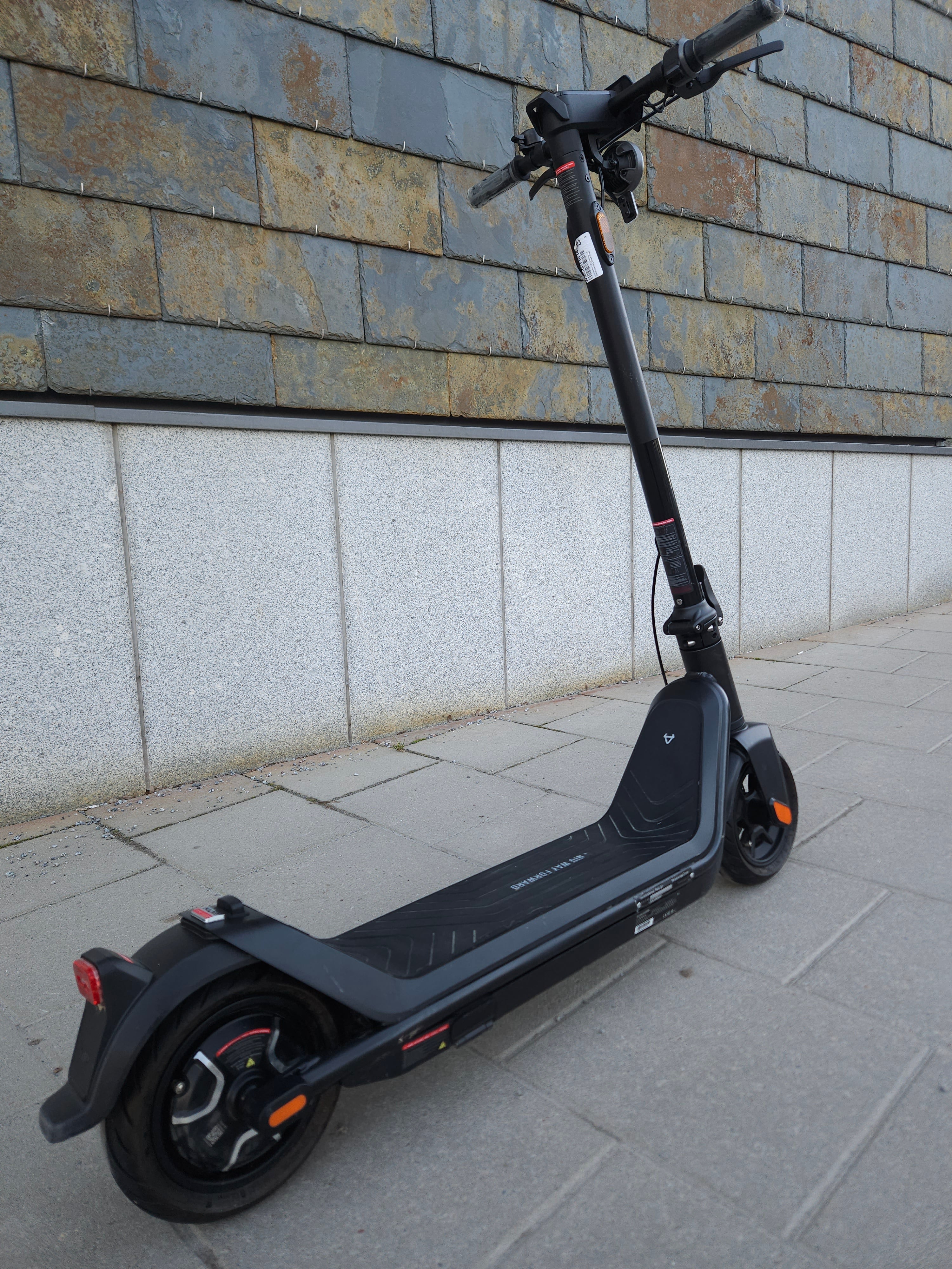 NIU KQi3 Pro Elsparkcykel – Premiumkomfort & 50km räckvidd